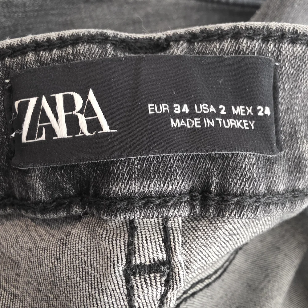 Zara The High Waist Skinny In Midnight Black Jeans Size 2 Raw Hem 1311-BV